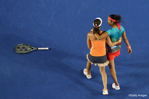 Martina Hingis és Sania Mirza zsinróban 41 győzelem után kapott ki. Fotó: Michael Dodge/Getty Images