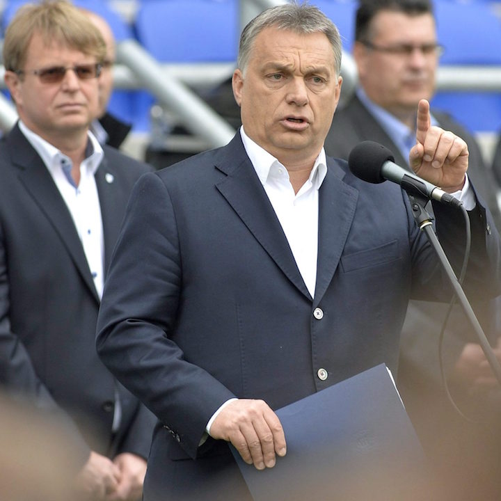 Orbán Viktor miniszterelnök beszédet mond az újjáépített Tiszaligeti Stadion megnyitóján Szolnokon 2016. április 9-én. MTI Fotó: Máthé Zoltán