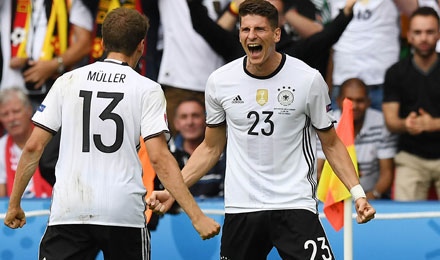 Thomas Müller és Mario Gomez. Fotó: Kicker.de