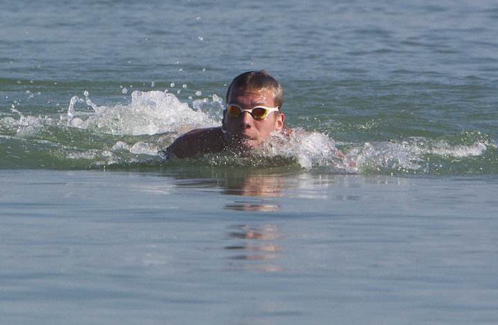  A 34. Balaton-átúszás férfi győztese, Papp Márk nyíltvízi úszó Balatonboglárnál. MTI Fotó: Varga György
