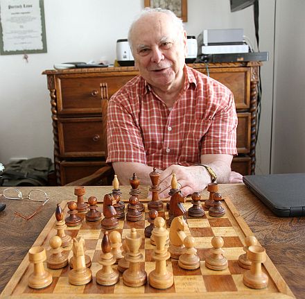 Portisch Lajos, NS, 440, a sakktáblánál