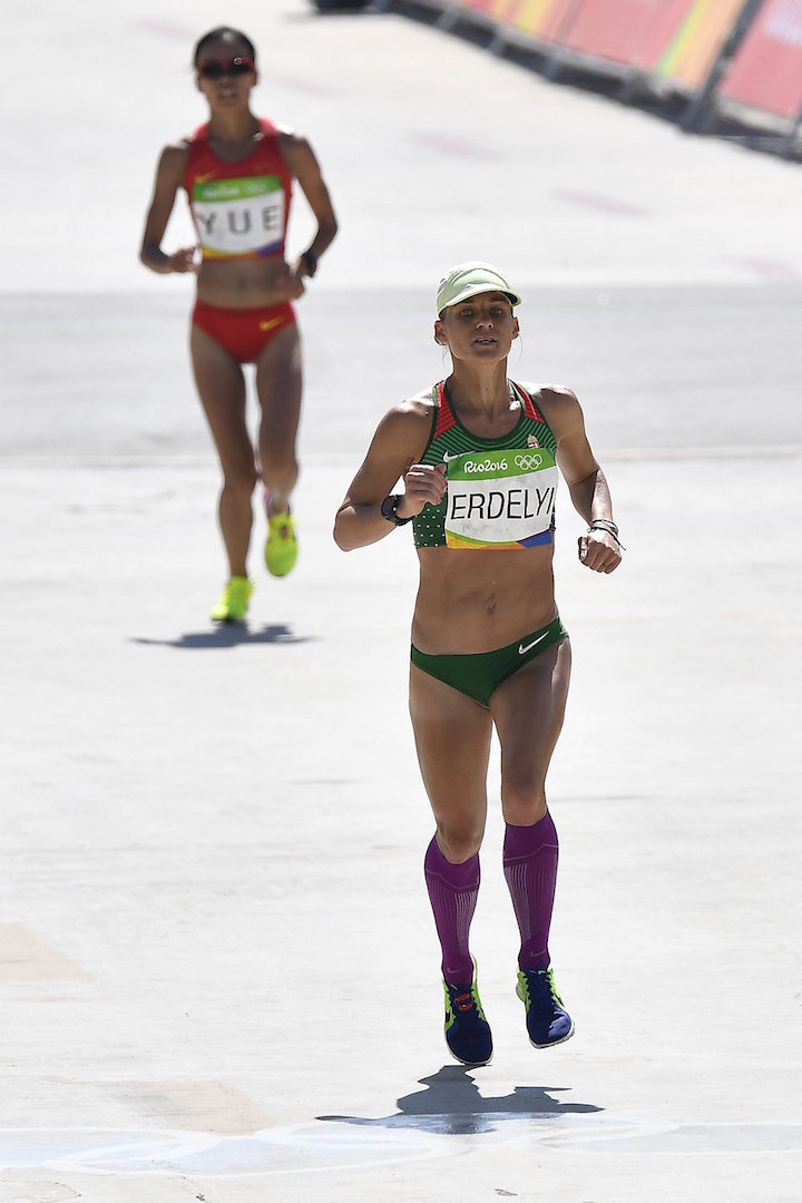 Rio de Janeiro, 2016. augusztus 14. Erdélyi Zsófia a célban a női maratonfutáson a riói nyári olimpián a Rio de Janeiró-i Szambasétányon 2016. augusztus 14-én. A magyar versenyző az 52. helyen végzett. MTI Fotó: Czeglédi Zsolt