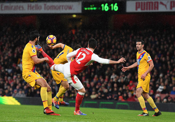 Olivier Giroud egy szenzációs "okszival" juttatta vezetéshez az Arsenalt. Fotó: sportinglife.com