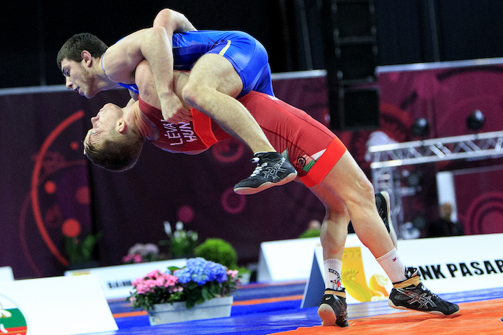 Gr 75kg Semifinal: Zotlan LEVAI (HUN) df. Akhmed KAYTSUKOV (RUS), 5-0, (Photo: Gábor MARTIN)