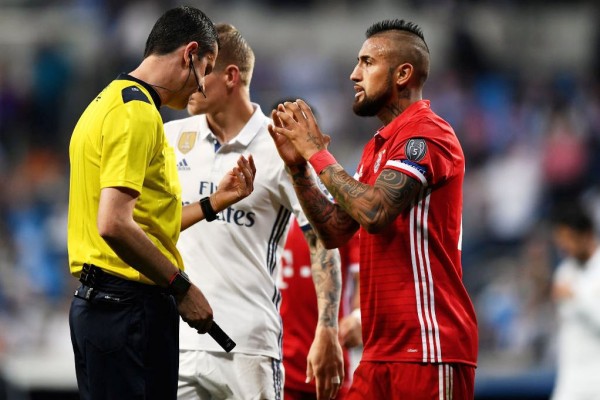 during the UEFA Champions League Quarter Final second leg match between Real Madrid CF and FC Bayern Muenchen at Estadio Santiago Bernabeu on April 18, 2017 in Madrid, Spain.