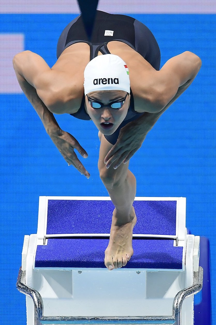 Budapest, 2017. július 23. Jakabos Zsuzsanna rajtol a női 200 méteres vegyesúszás előfutamában a 17. vizes világbajnokságon a Duna Arénában 2017. július 23-án. MTI Fotó: Kovács Tamás