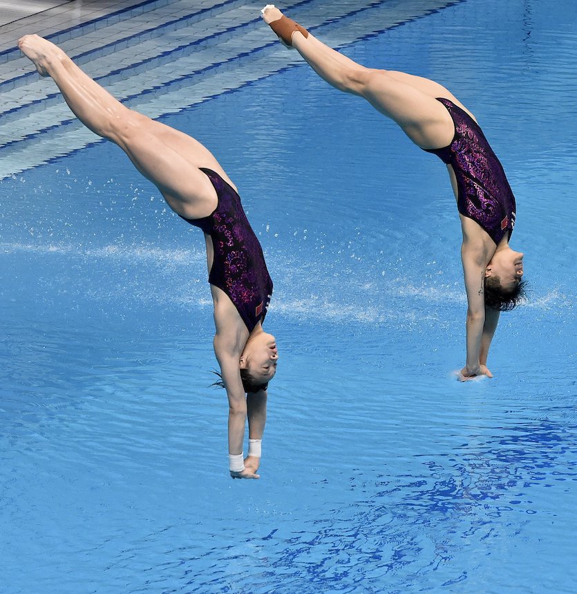 Budapest, 2017. július 17. A későbbi győztes kínai Csang Ja-ni és Si Ting-mao a 3 méteres női szinkronugrás döntőjében a 17. vizes világbajnokságon a Duna Arénában 2017. július 17-én. MTI Fotó: Máthé Zoltán